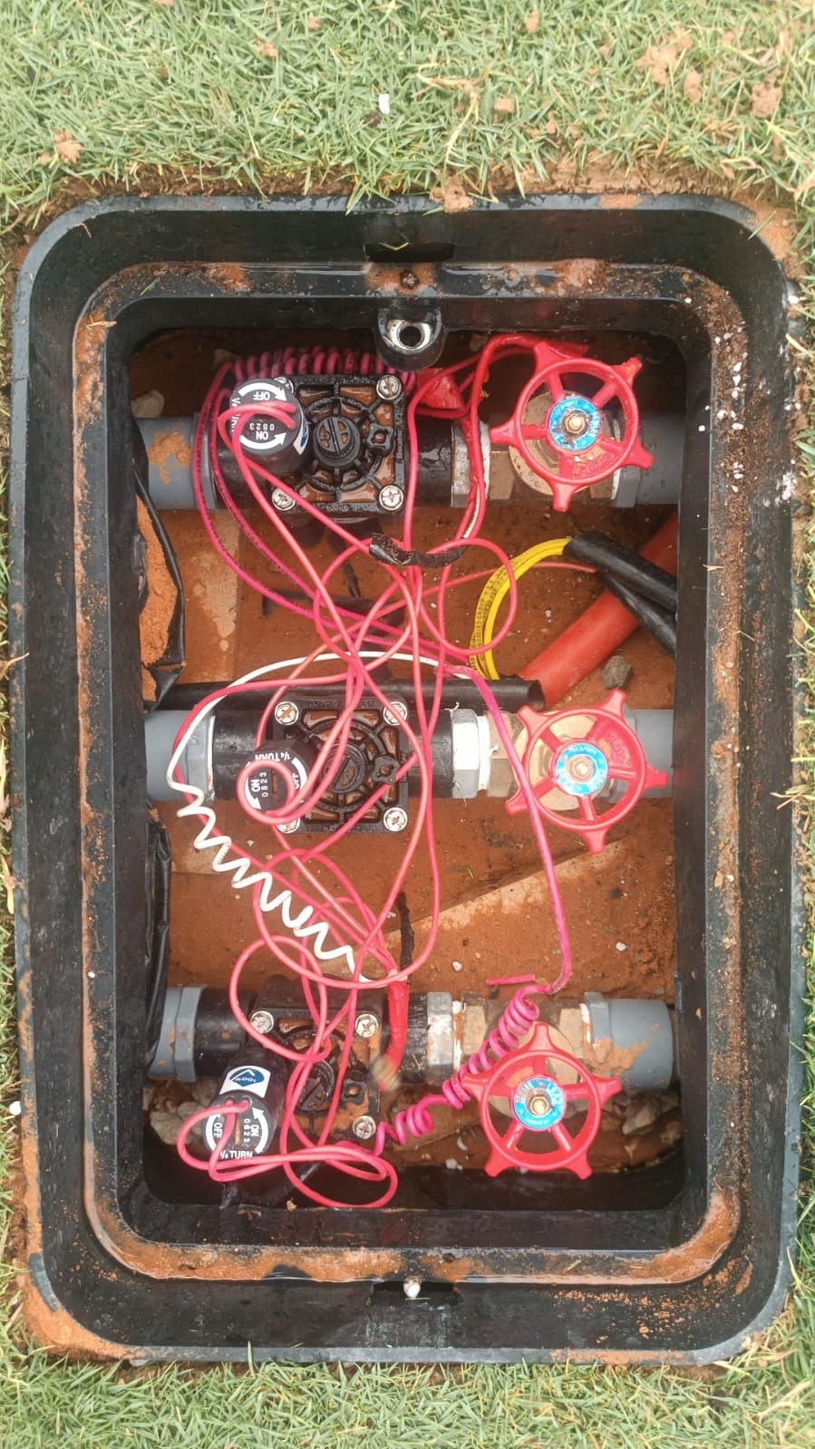 تركيب شبكات ري للمزارع و الحدائق